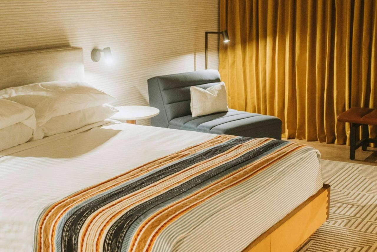 Hotel Tupelo, A Wyndham Hotel ภายนอก รูปภาพ