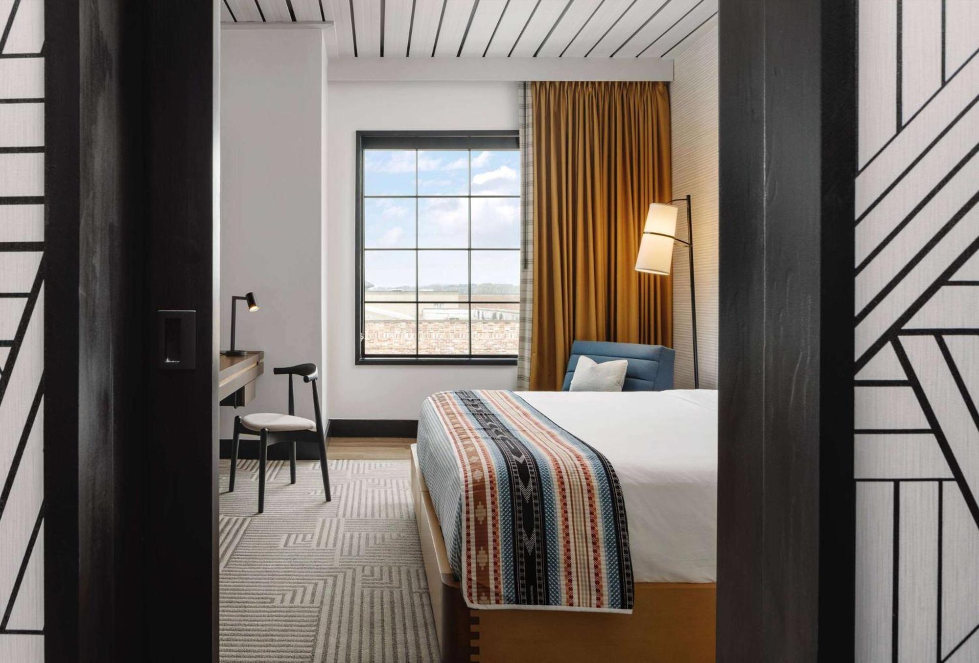 Hotel Tupelo, A Wyndham Hotel ภายนอก รูปภาพ