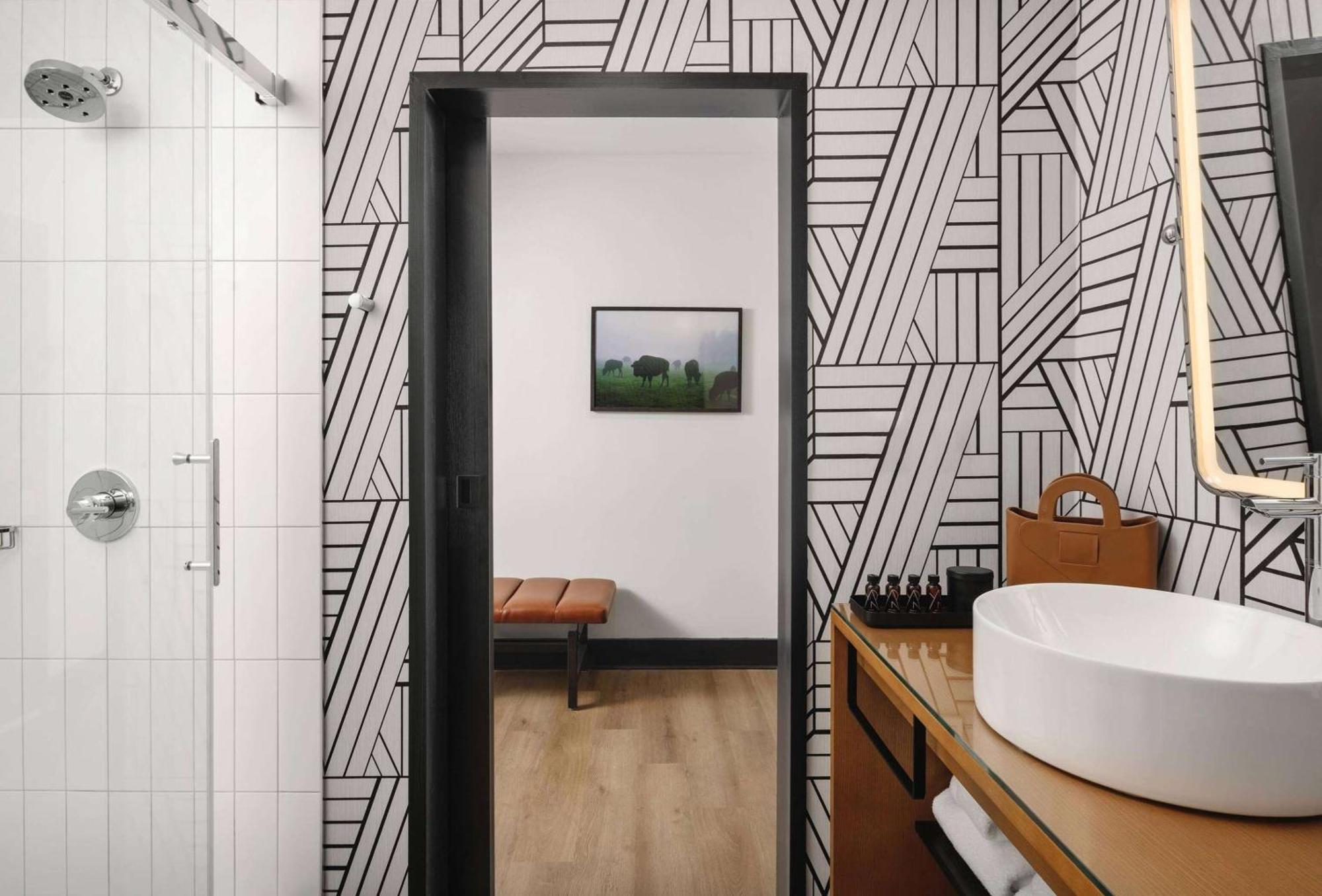 Hotel Tupelo, A Wyndham Hotel ภายนอก รูปภาพ