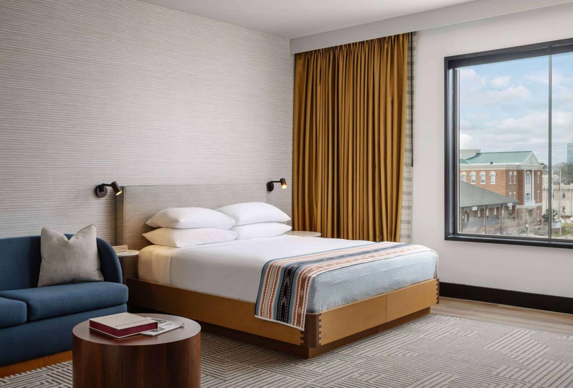 Hotel Tupelo, A Wyndham Hotel ภายนอก รูปภาพ